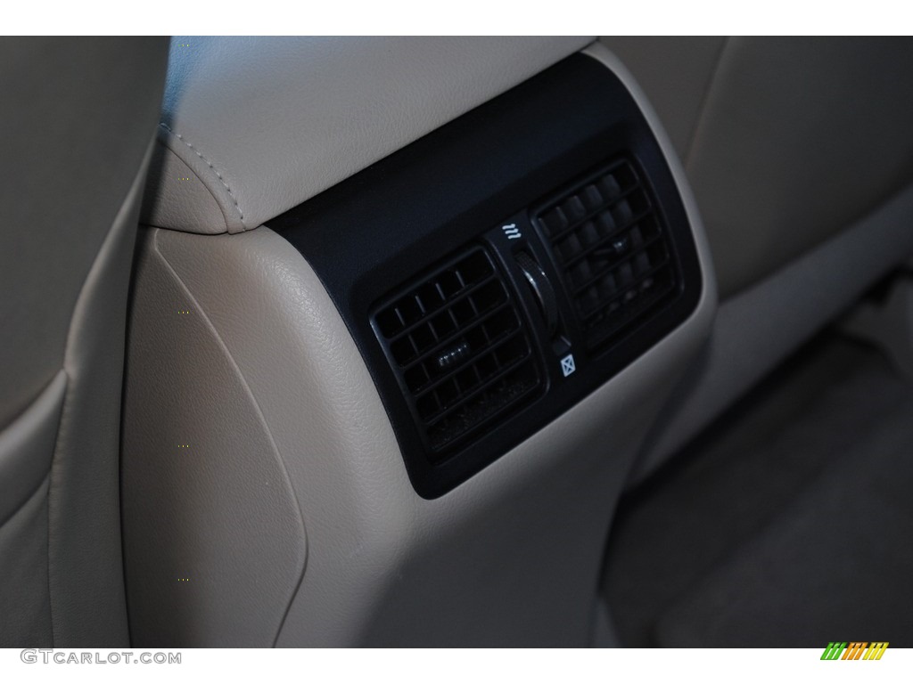 2014 Camry XLE - Super White / Ivory photo #26