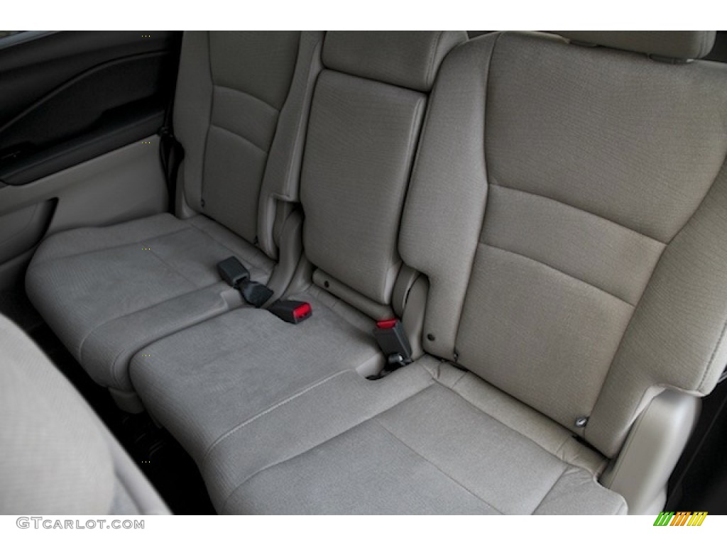 2016 Pilot LX - Black Forest Pearl / Beige photo #15