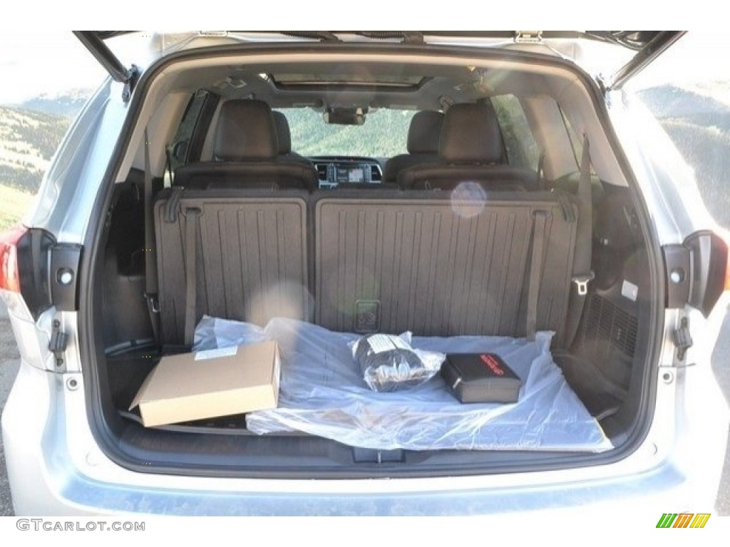 2017 Toyota Highlander Hybrid Limited Platinum AWD Trunk Photo #118967586