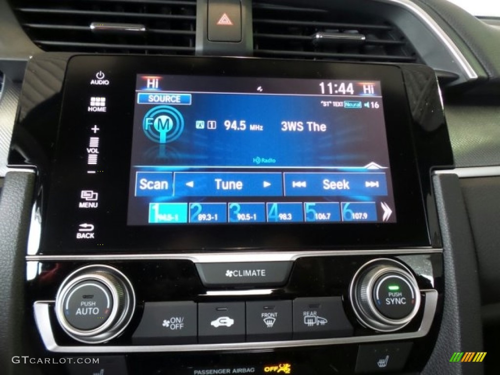 2017 Honda Civic EX-L Coupe Audio System Photos