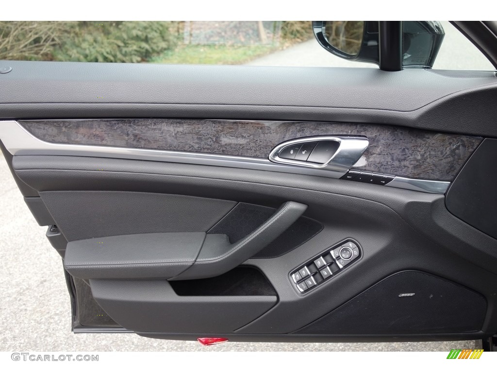 2015 Porsche Panamera 4S Door Panel Photos
