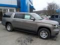 Pepperdust Metallic - Suburban LT 4WD Photo No. 4