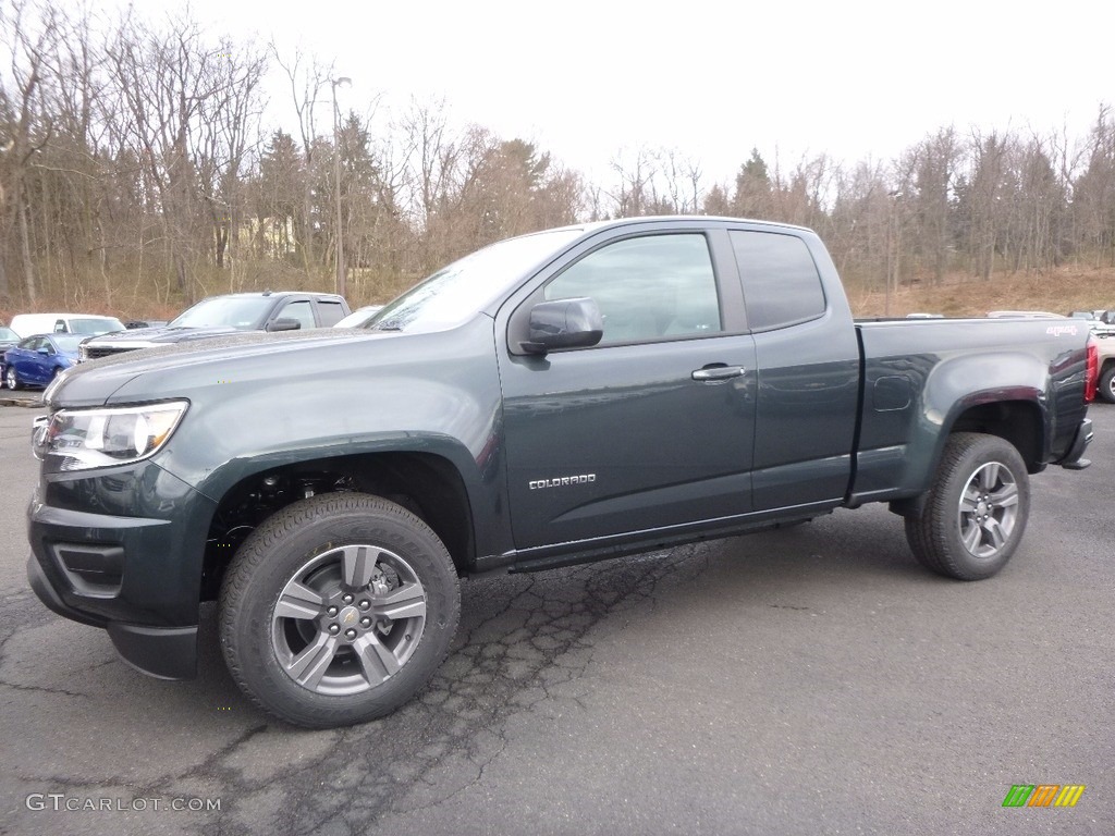 Graphite Metallic 2017 Chevrolet Colorado WT Extended Cab 4x4 Exterior Photo #118980630