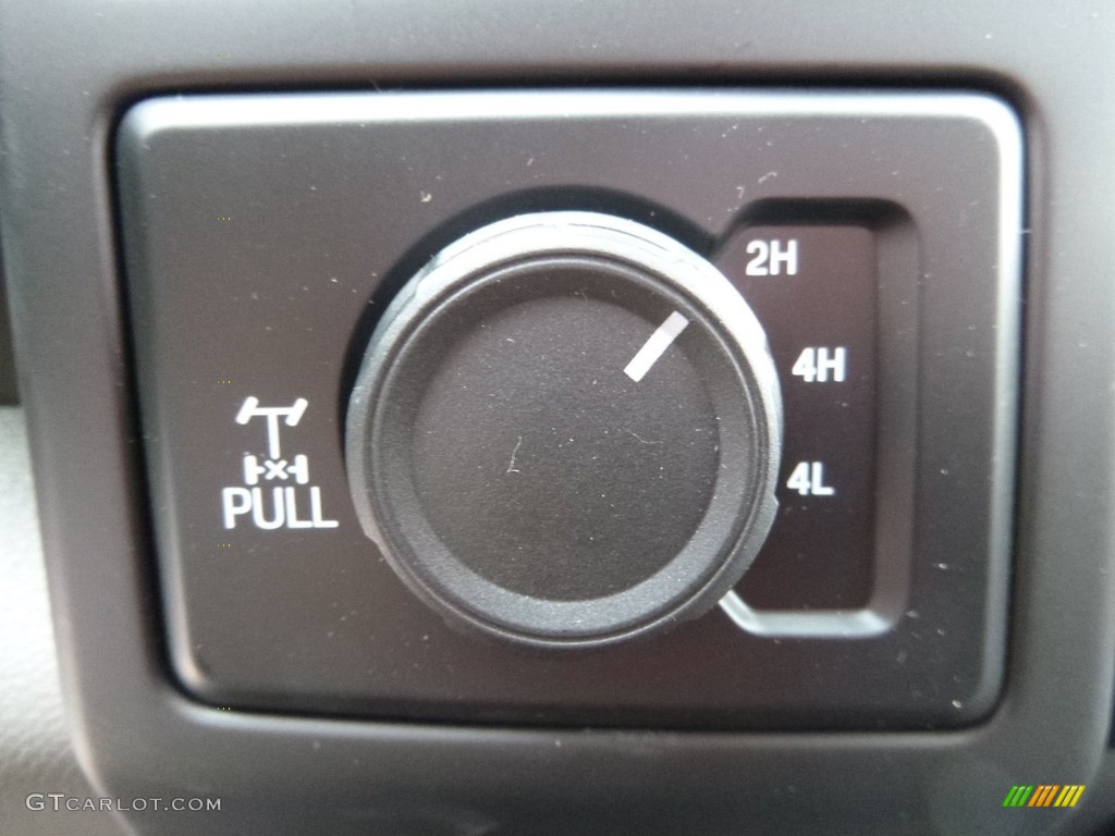 2017 F150 XL Regular Cab 4x4 - Oxford White / Earth Gray photo #17