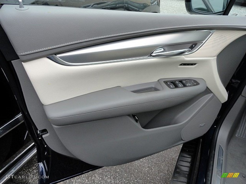 2017 Cadillac XT5 Premium Luxury AWD Door Panel Photos