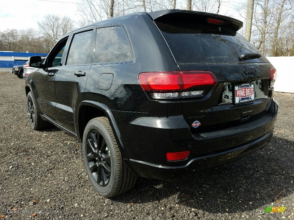 2017 Grand Cherokee Laredo 4x4 - Diamond Black Crystal Pearl / Black photo #4