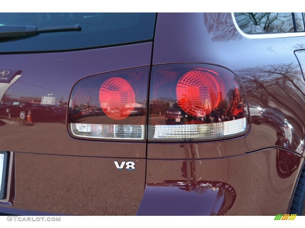 2008 Touareg 2 V8 - Cranberry Red Metallic / Pure Beige photo #25