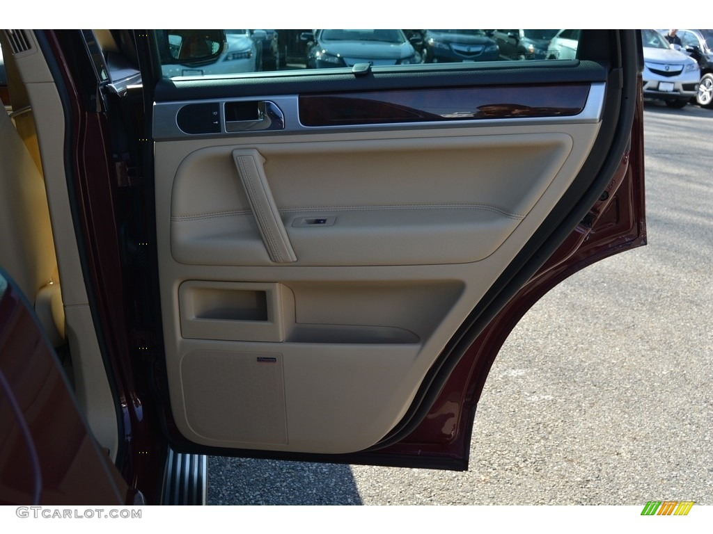 2008 Touareg 2 V8 - Cranberry Red Metallic / Pure Beige photo #26