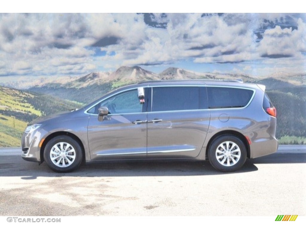 2017 Pacifica Touring L - Granite Crystal Metallic / Black/Alloy photo #6