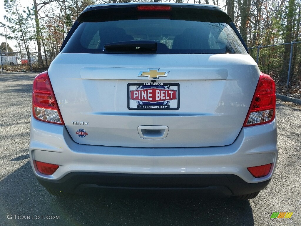 2017 Trax LS - Silver Ice Metallic / Jet Black photo #5