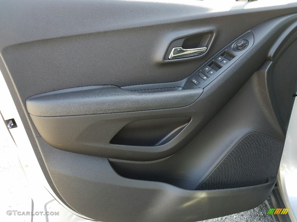 2017 Trax LS - Silver Ice Metallic / Jet Black photo #6