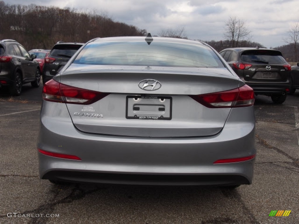 2017 Elantra SE - Gray / Black photo #3