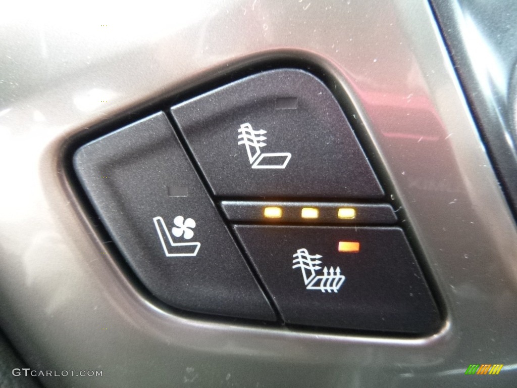 2017 Chevrolet Silverado 2500HD High Country Crew Cab 4x4 Controls Photo #118993995