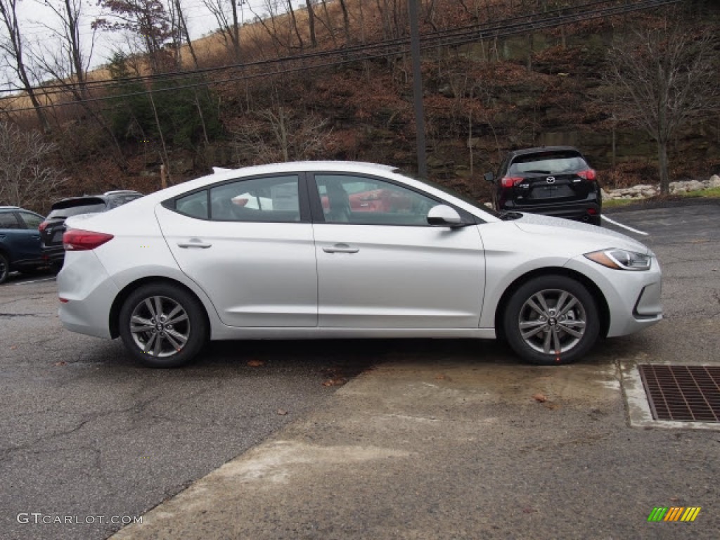 2017 Elantra SE - Silver / Gray photo #2