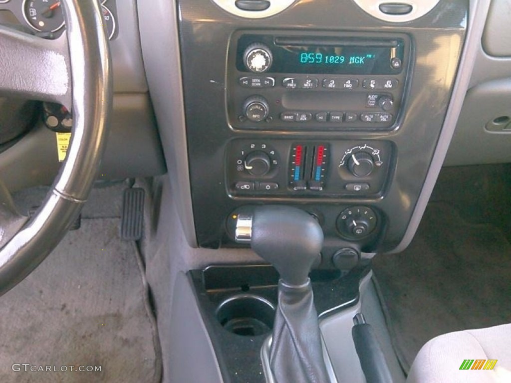 2005 Envoy SLE 4x4 - Carbon Black Metallic / Light Gray photo #4