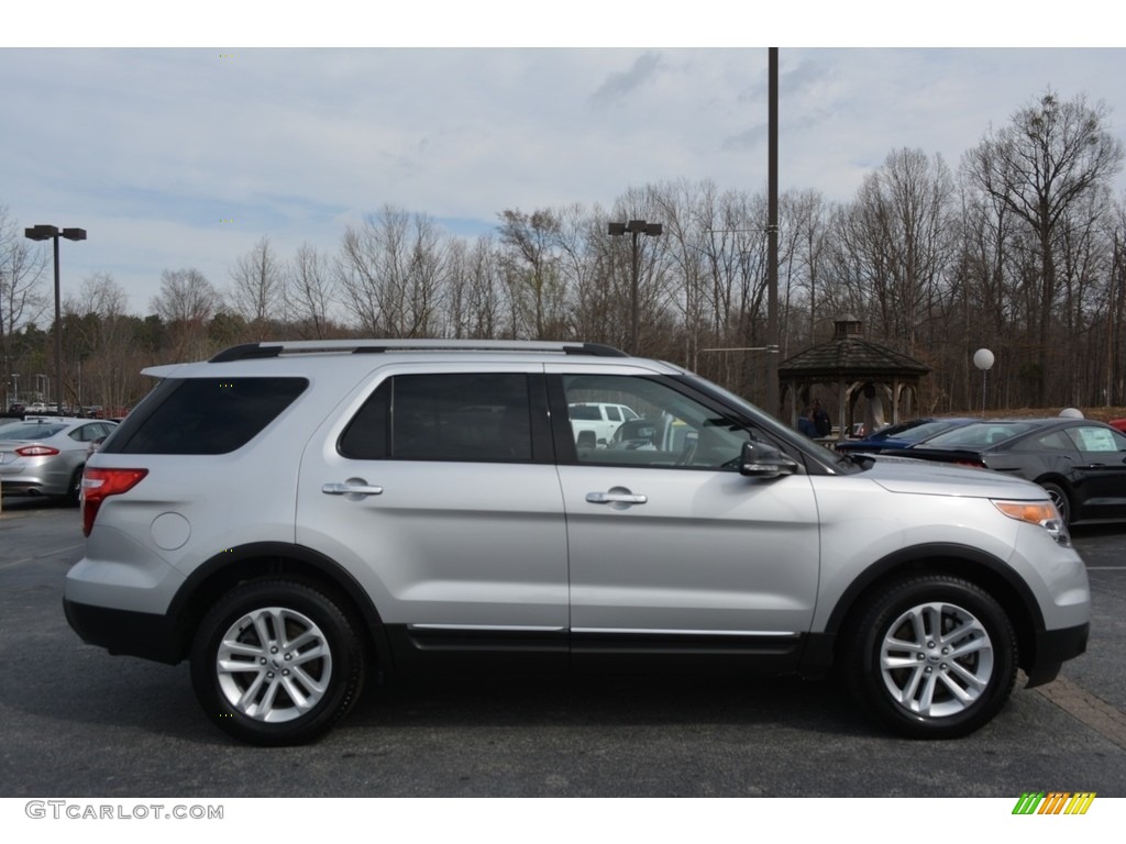 2015 Explorer XLT - Ingot Silver / Charcoal Black photo #2