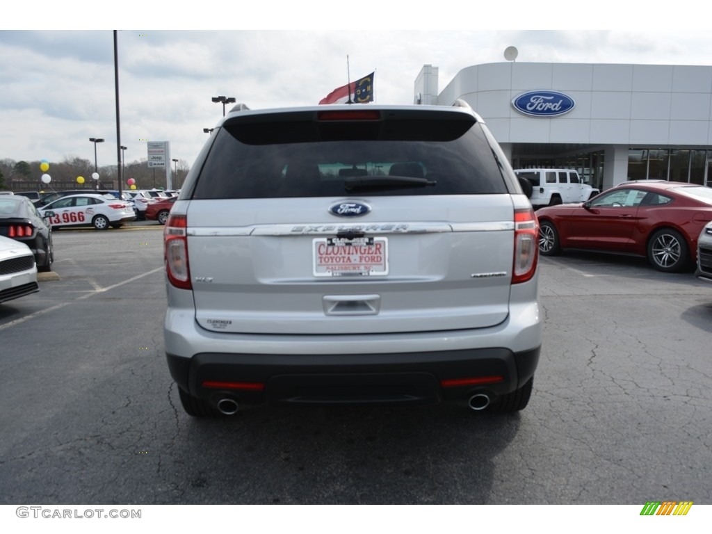2015 Explorer XLT - Ingot Silver / Charcoal Black photo #4