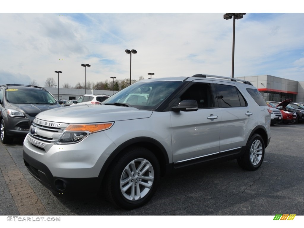 2015 Explorer XLT - Ingot Silver / Charcoal Black photo #6