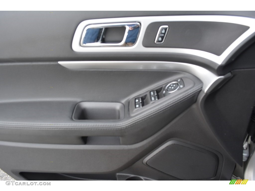 2015 Explorer XLT - Ingot Silver / Charcoal Black photo #8