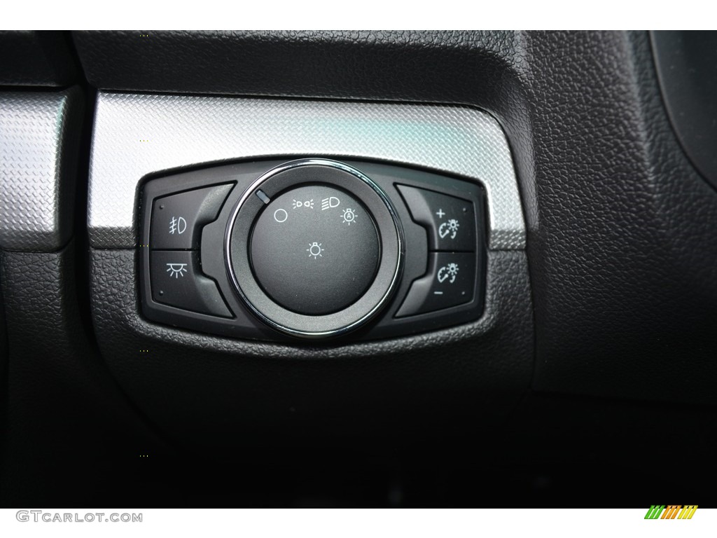 2015 Explorer XLT - Ingot Silver / Charcoal Black photo #25