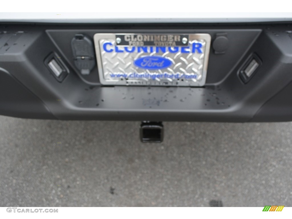 2017 F150 XL Regular Cab - Oxford White / Earth Gray photo #5