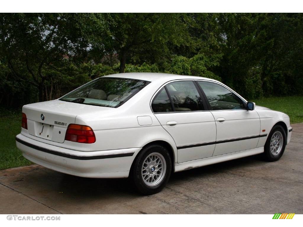 1998 5 Series 528i Sedan - Alpine White III / Beige photo #12