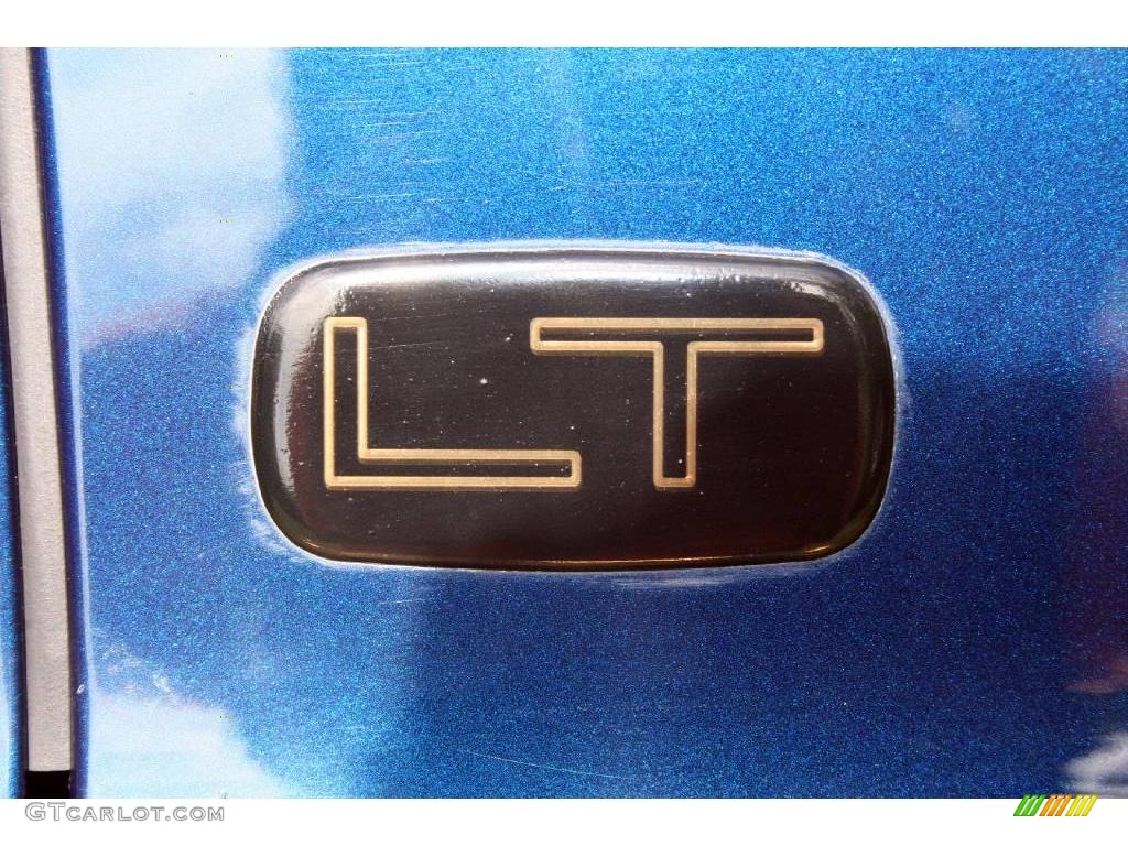 2001 Suburban 1500 LT 4x4 - Indigo Blue Metallic / Light Gray/Neutral photo #32