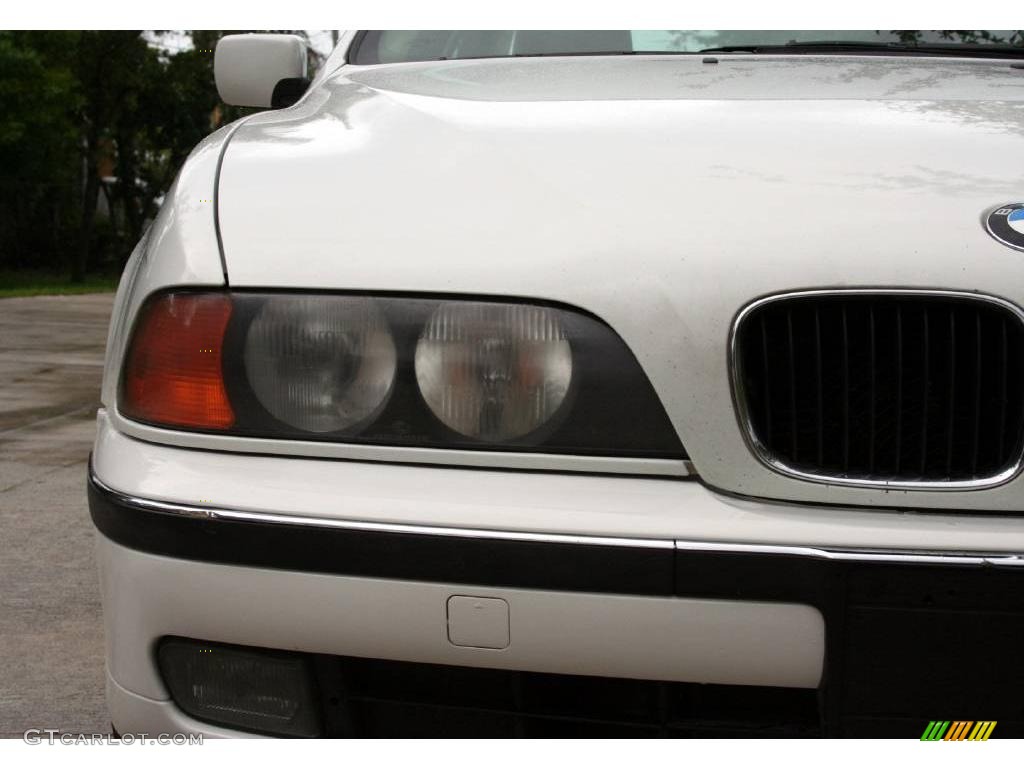 1998 5 Series 528i Sedan - Alpine White III / Beige photo #25