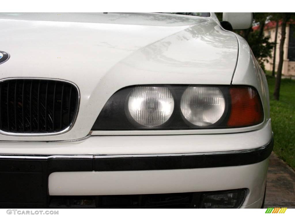 1998 5 Series 528i Sedan - Alpine White III / Beige photo #26