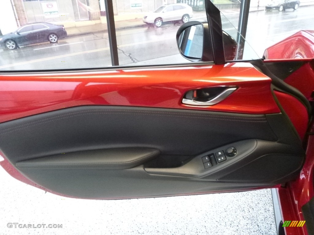 2017 Mazda MX-5 Miata RF Club Door Panel Photos