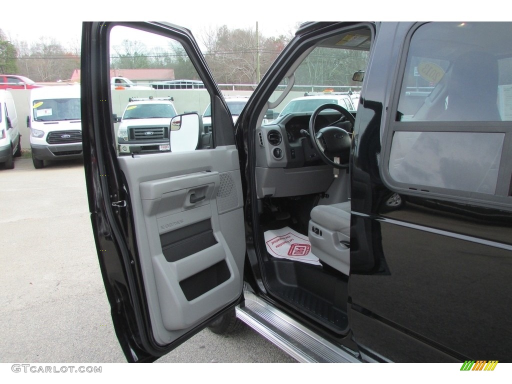 2013 E Series Van E250 Cargo - Black / Medium Flint photo #17