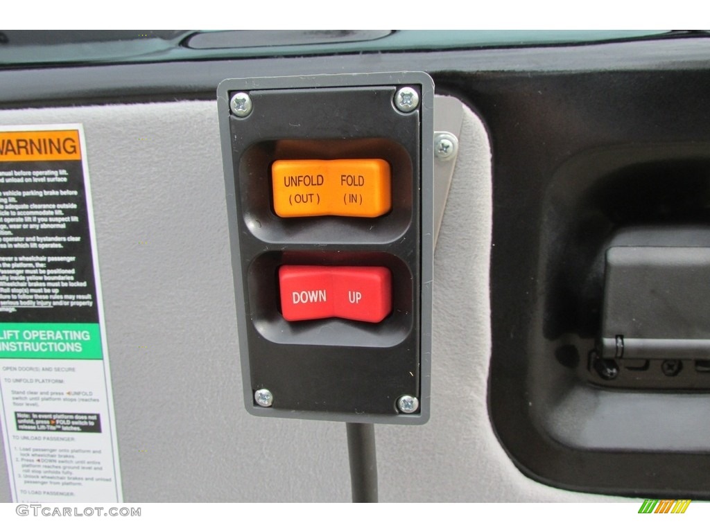 2013 E Series Van E250 Cargo - Black / Medium Flint photo #33