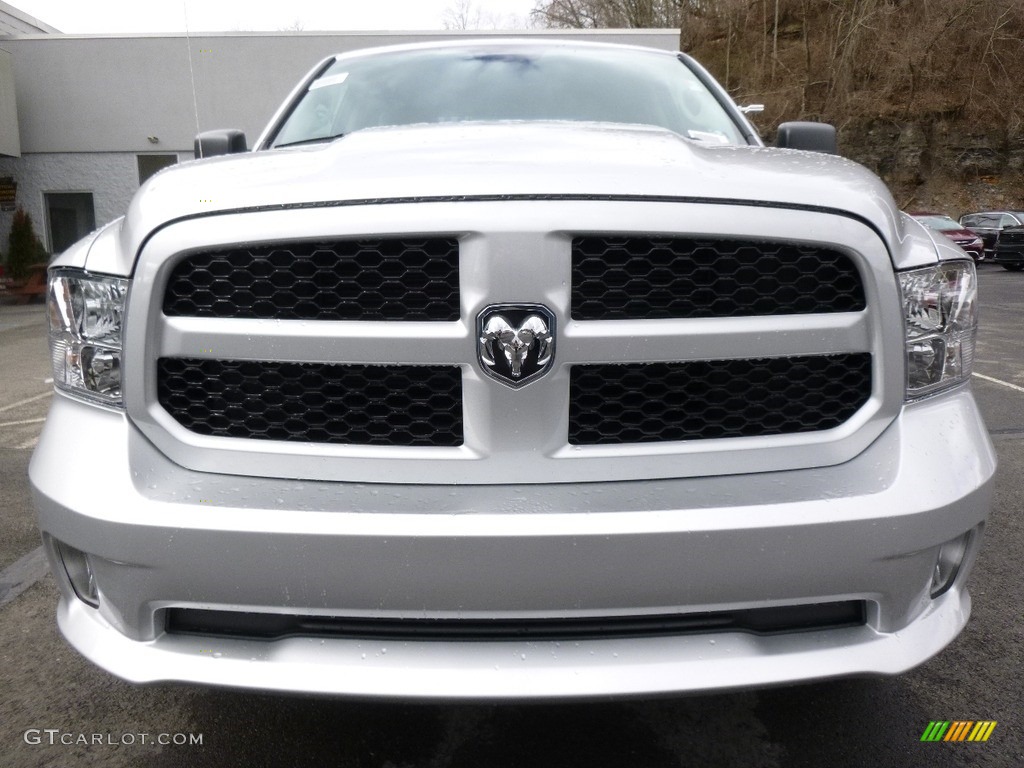 2017 1500 Express Quad Cab 4x4 - Bright Silver Metallic / Black/Diesel Gray photo #9