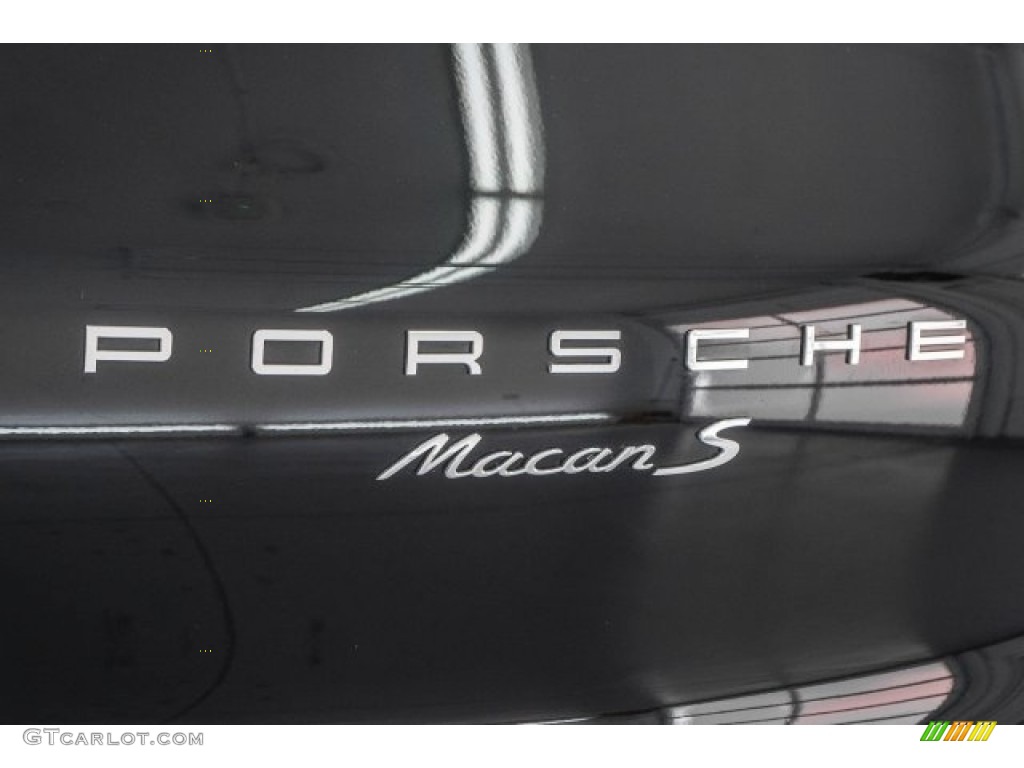 2017 Porsche Macan S Marks and Logos Photo #119032278