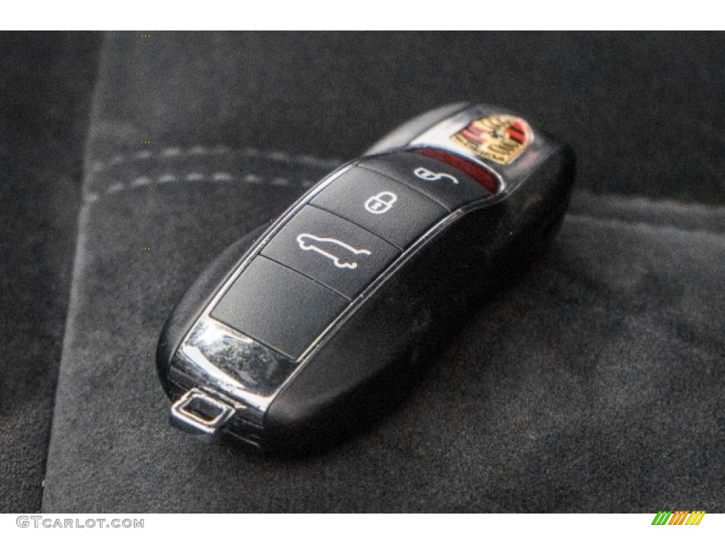 2017 Porsche Macan S Keys Photo #119032356