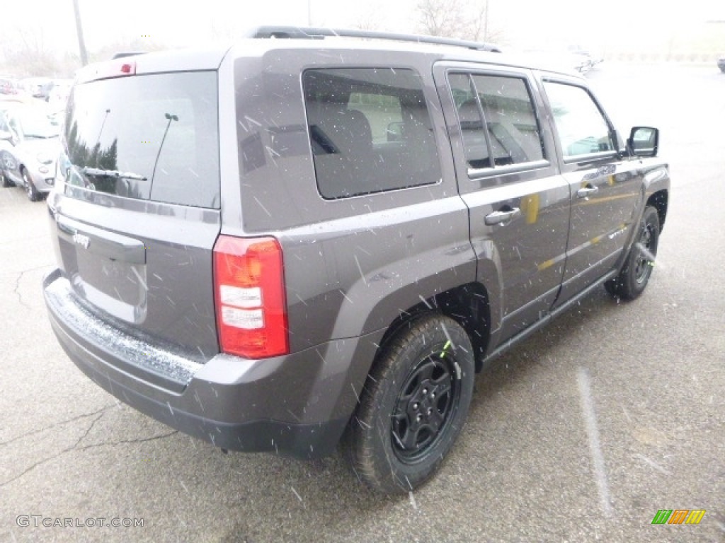 2017 Patriot Sport - Granite Crystal Metallic / Dark Slate Gray photo #6