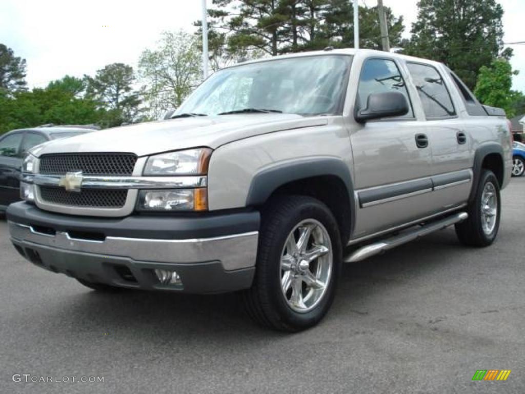 2004 Avalanche 1500 Z71 4x4 - Silver Birch Metallic / Dark Charcoal photo #1