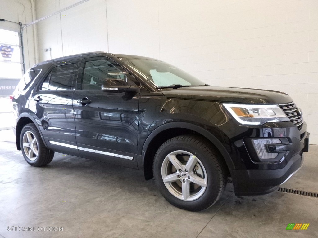 2017 Explorer XLT 4WD - Shadow Black / Ebony Black photo #1