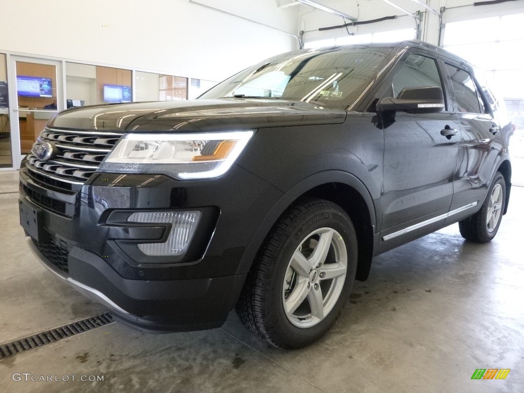 2017 Explorer XLT 4WD - Shadow Black / Ebony Black photo #5