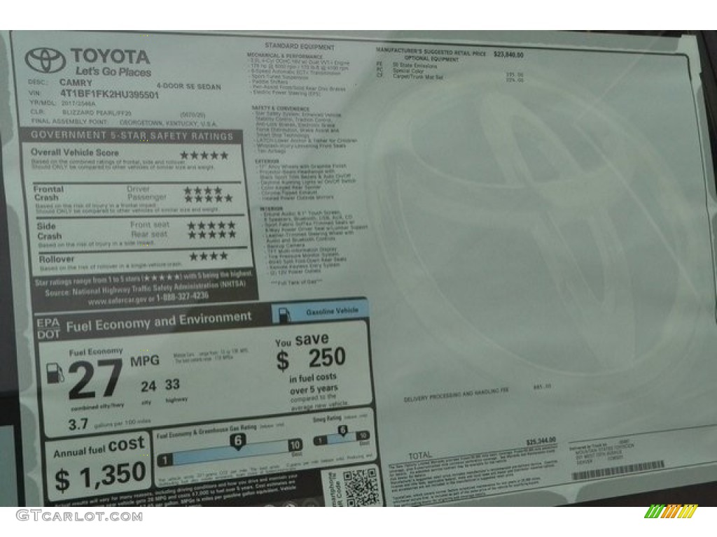 2017 Camry SE - Blizzard White Pearl / Black photo #10