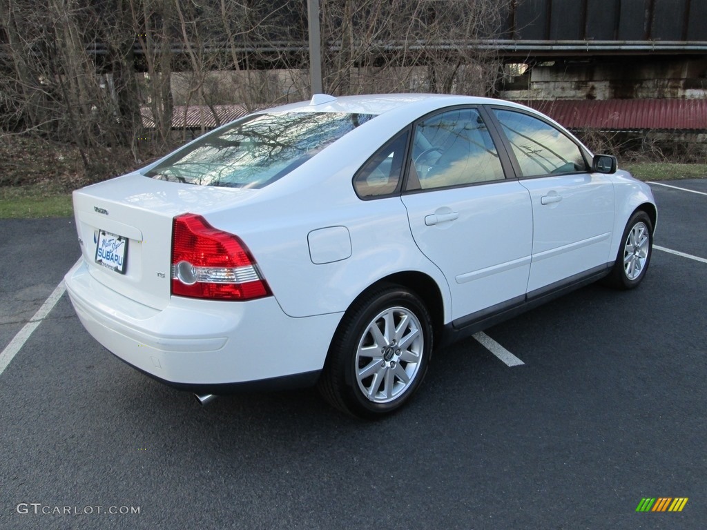 2006 S40 T5 - Ice White / Off Black photo #6