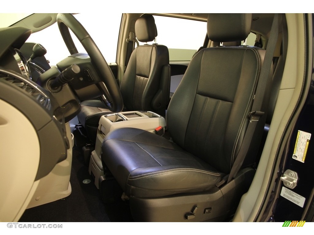 2016 Town & Country Touring - True Blue Pearl / Black/Light Graystone photo #5