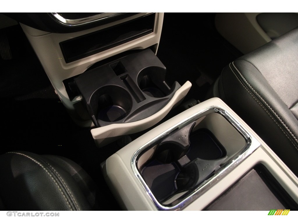 2016 Town & Country Touring - True Blue Pearl / Black/Light Graystone photo #12
