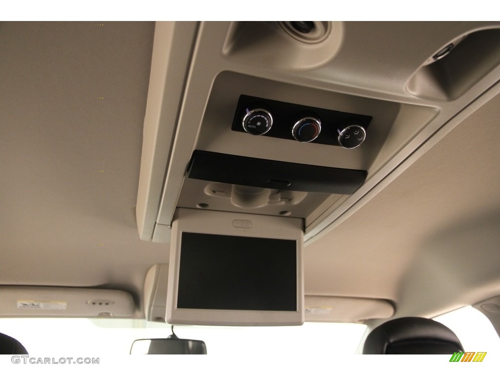 2016 Town & Country Touring - True Blue Pearl / Black/Light Graystone photo #17