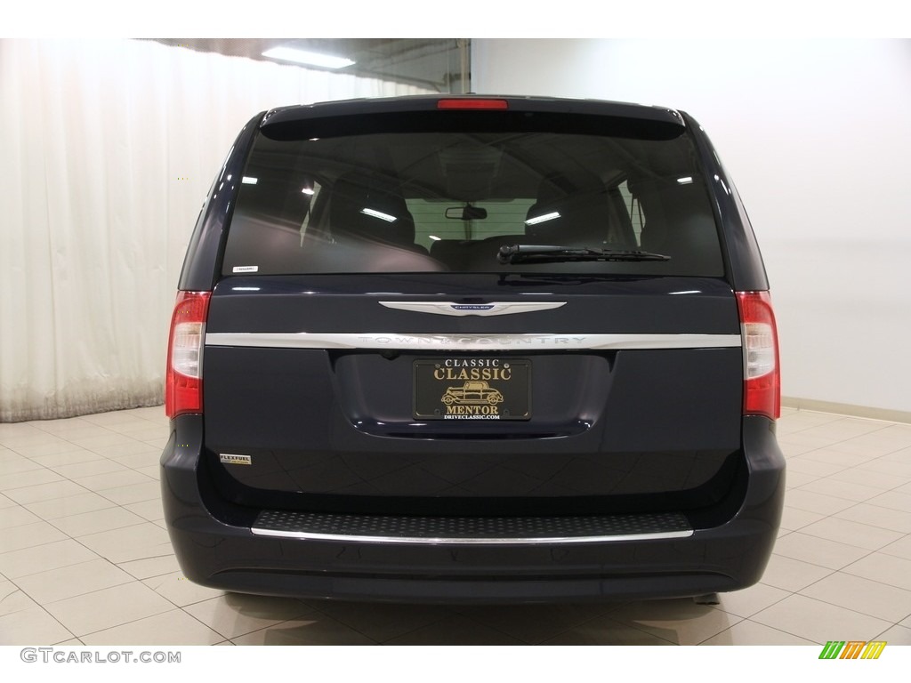 2016 Town & Country Touring - True Blue Pearl / Black/Light Graystone photo #18