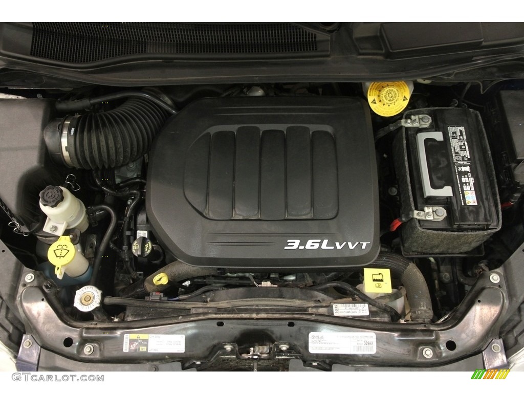 2016 Town & Country Touring - True Blue Pearl / Black/Light Graystone photo #19