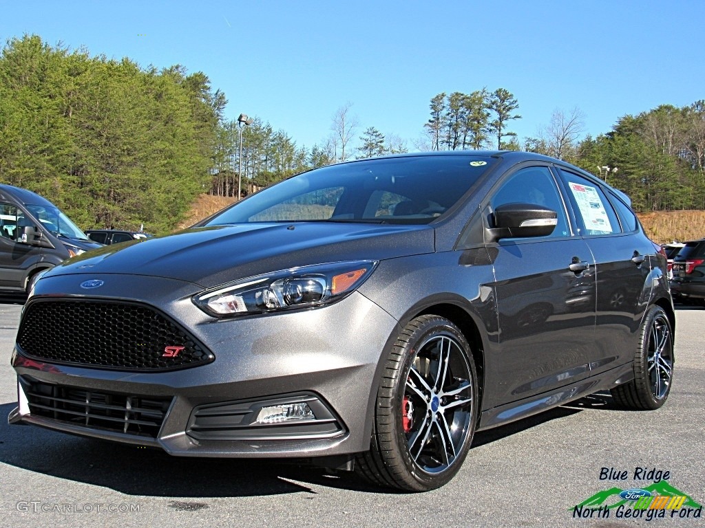 Magnetic 2017 Ford Focus ST Hatch Exterior Photo #119062928