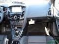 Magnetic - Focus ST Hatch Photo No. 17