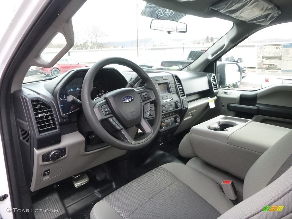 Earth Gray Interior 2017 Ford F150 XL Regular Cab 4x4 Photo #119070995