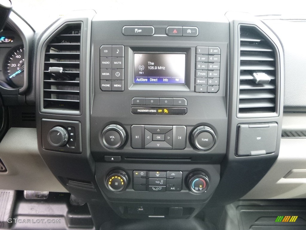 2017 Ford F150 XL Regular Cab 4x4 Controls Photo #119071049